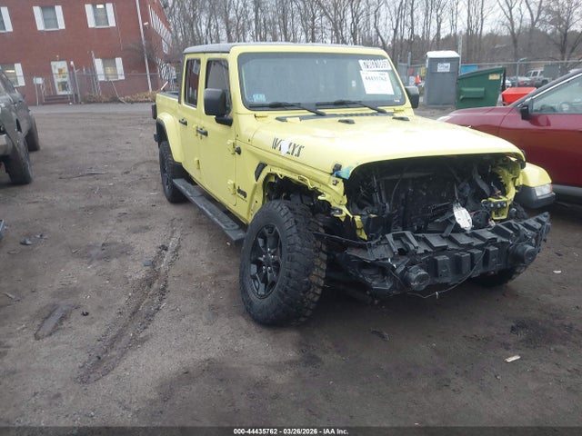 Salvage Jeep Gladiator Image