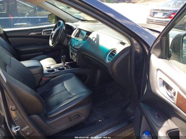 Nissan Pathfinder Platinum