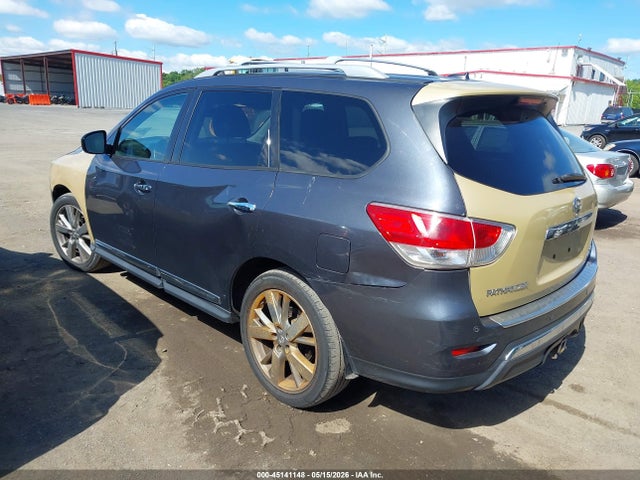 Nissan Pathfinder Platinum