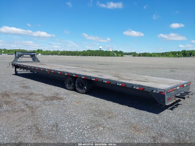 Lamr Trailer