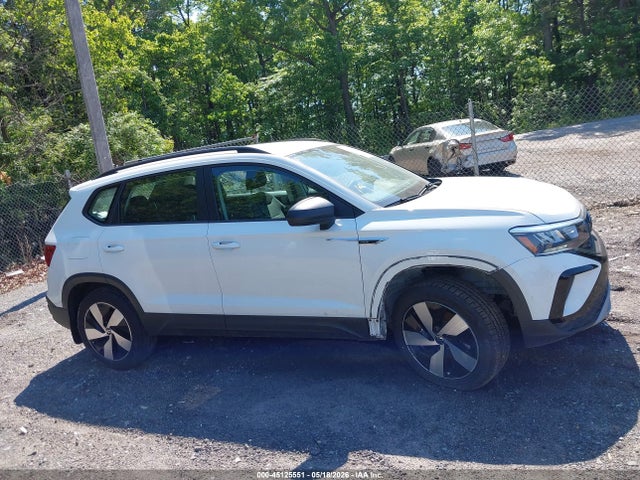Volkswagen Taos S