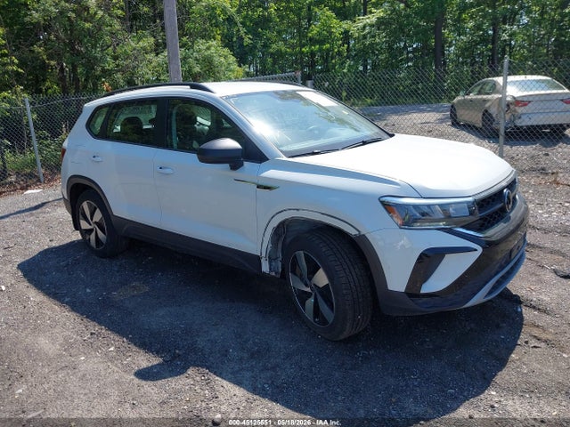 Salvage Volkswagen Taos Image