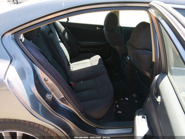 Nissan Maxima
