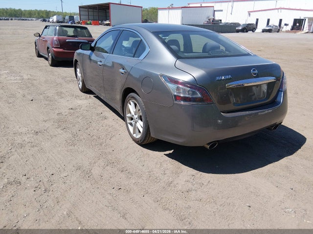 Nissan Maxima