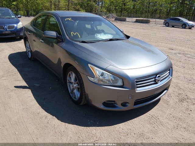 Salvage Nissan Maxima Image