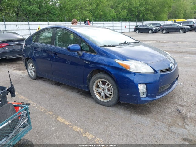 Salvage Toyota Prius Image
