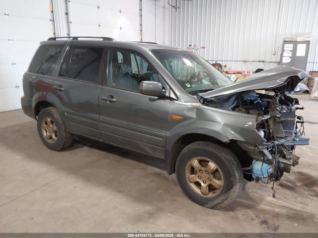 Salvage Honda Pilot Image