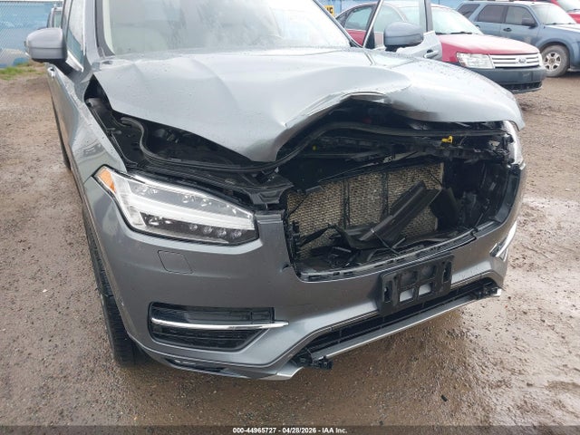 Volvo XC90 T5 Momentum 5p
