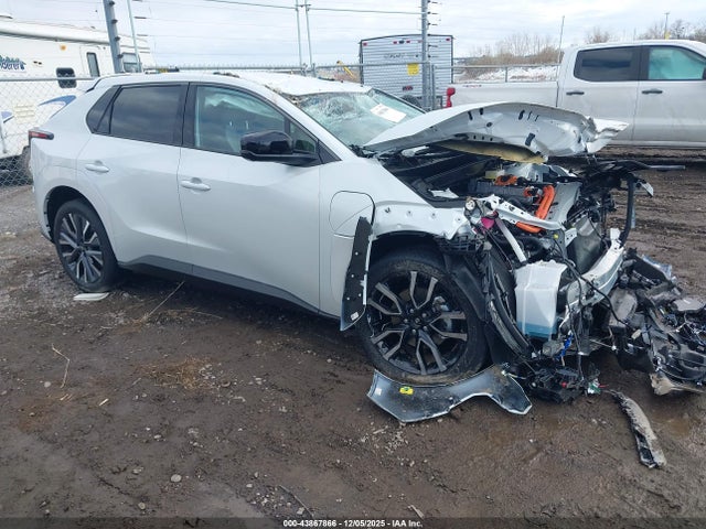 Salvage Subaru Solterra Image
