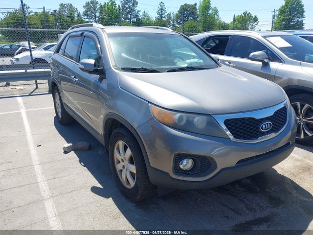 Salvage Kia Sorento Image