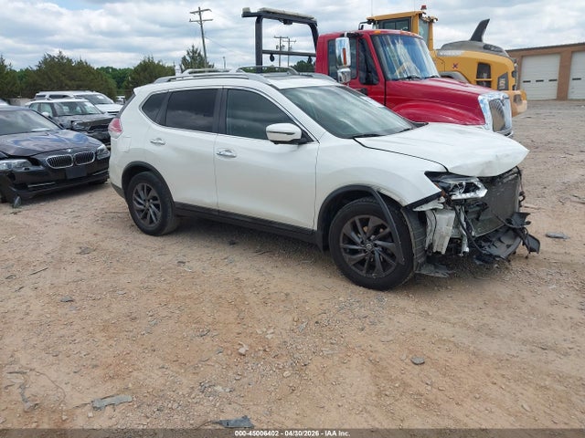 Salvage Nissan Rogue Image