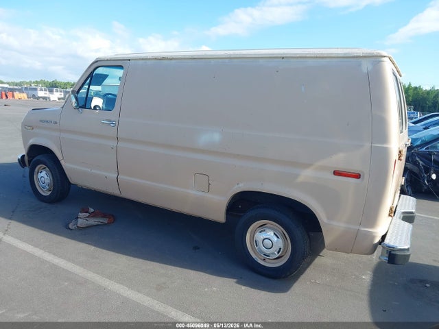 Ford Econoline E150 Van