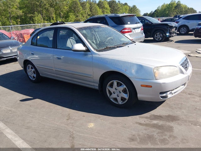 Salvage Hyundai ELANTRA Image