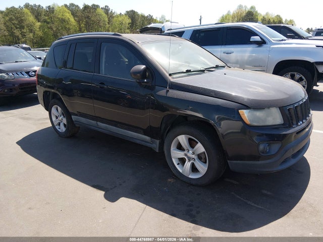 Salvage Jeep Compass Image
