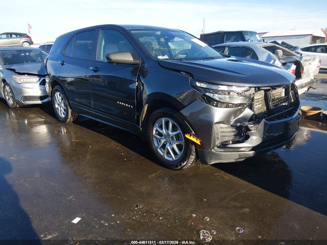 Salvage Chevrolet Equinox Image