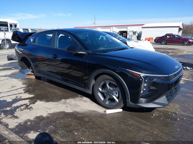 Salvage Kia K4 Image