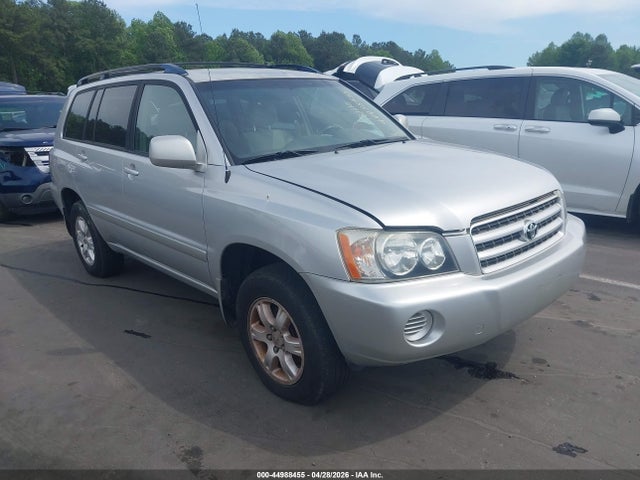 Salvage Toyota Highlander Image