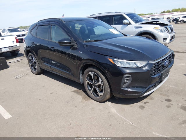 Salvage Ford Escape Image