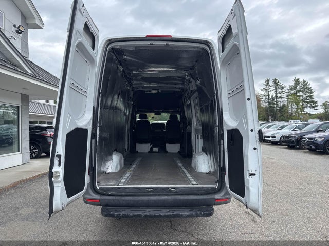 Mercedes-Benz Sprinter 2500 High Roof I4