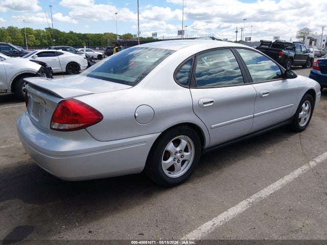 Ford Taurus Se