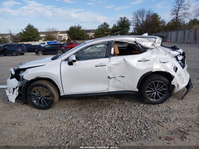 Lexus NX Premium