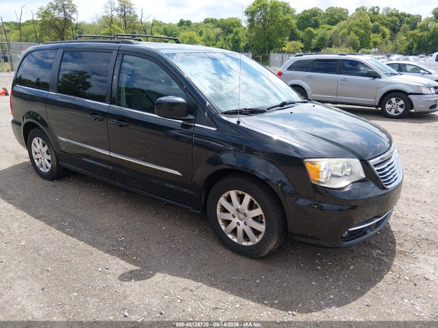 Salvage Chrysler Town & Country Image