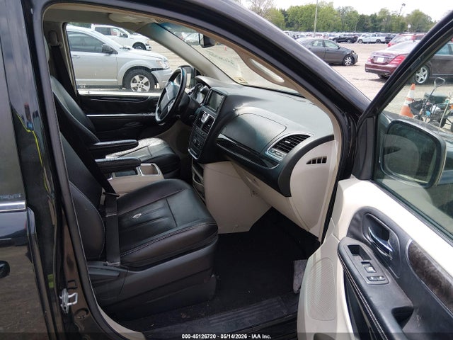Chrysler Town & Country Touring