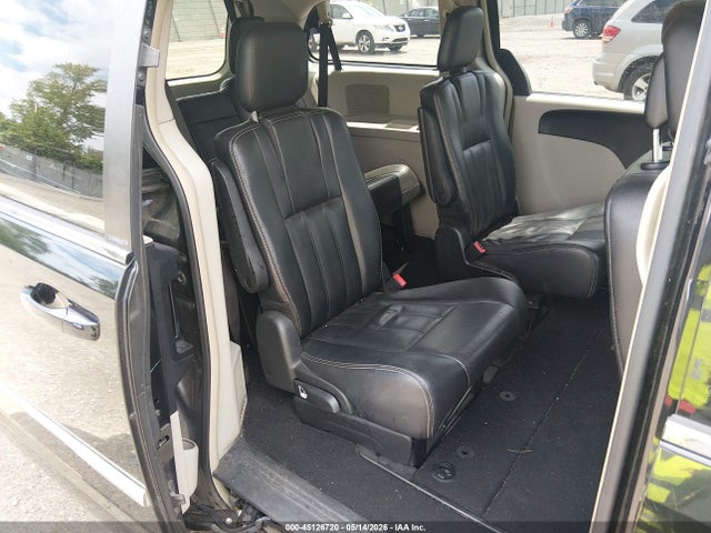 Chrysler Town & Country Touring