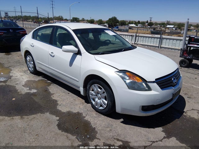 Salvage Nissan Altima Image