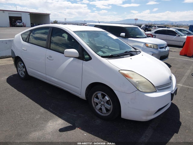 Salvage Toyota Prius Image