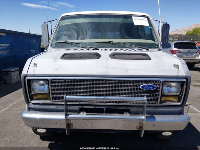 Ford Econoline E150 Van