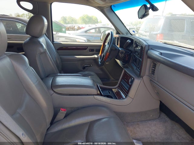 Cadillac Escalade Standard