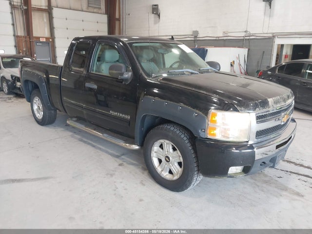 Salvage Chevrolet Silverado 1500 Image