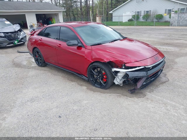 Salvage Hyundai ELANTRA Image