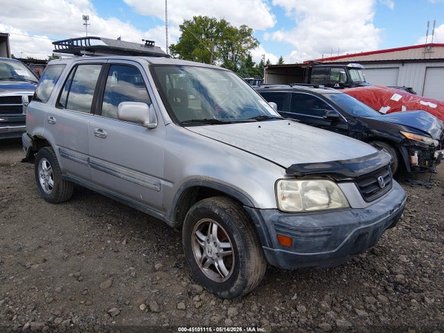 Salvage Honda CR-V Image