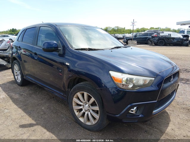 Salvage Mitsubishi Outlander Image