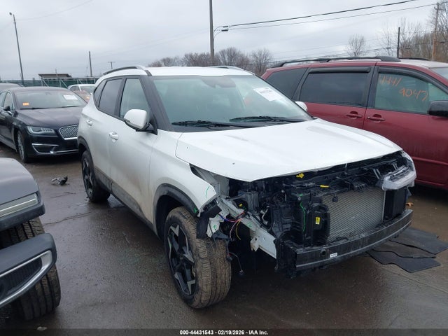 Salvage Kia Seltos Image