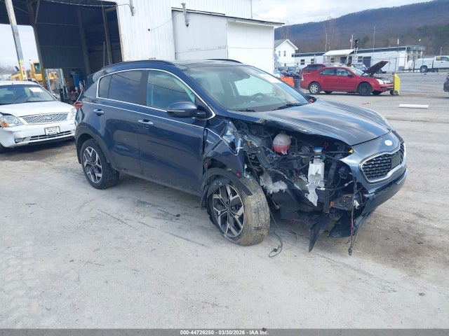 Salvage Kia Sportage Image