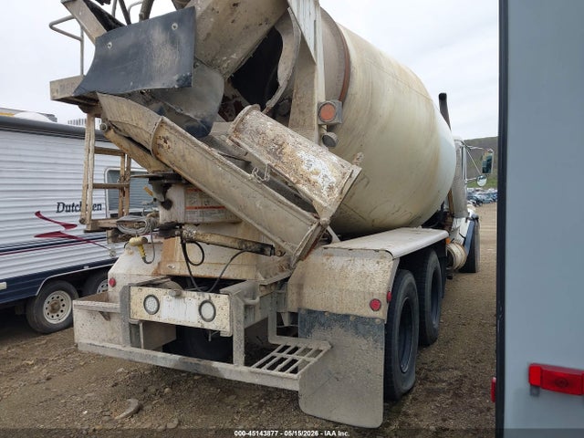 Freightliner Medium Conventional Fl112