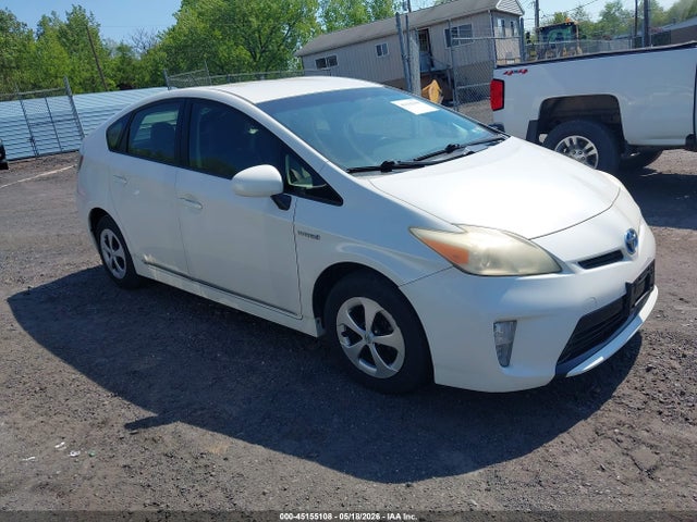 Salvage Toyota Prius Image
