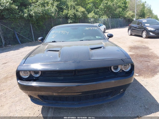 Dodge Challenger Sxt