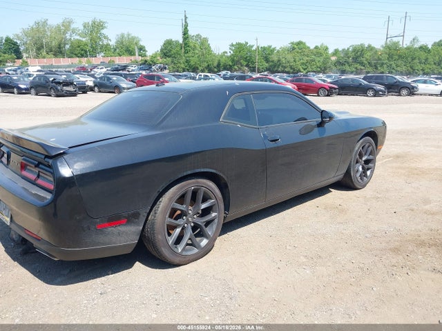 Dodge Challenger Sxt