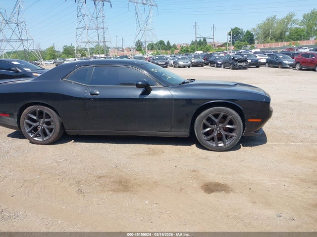 Dodge Challenger Sxt