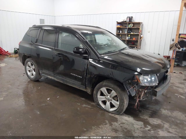 Salvage Jeep Compass Image