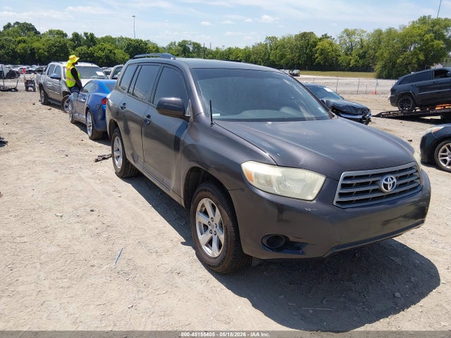 Salvage Toyota Highlander Image