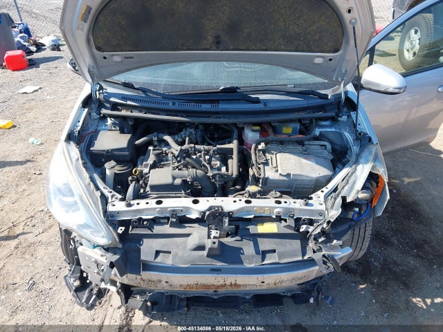 Toyota Prius c Three