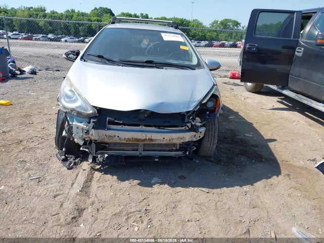 Toyota Prius c Three
