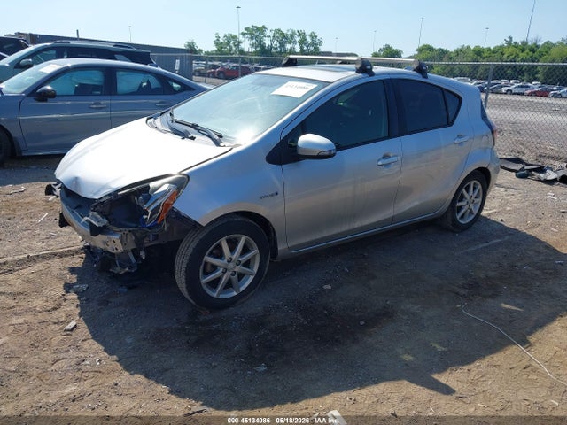 Toyota Prius c Three