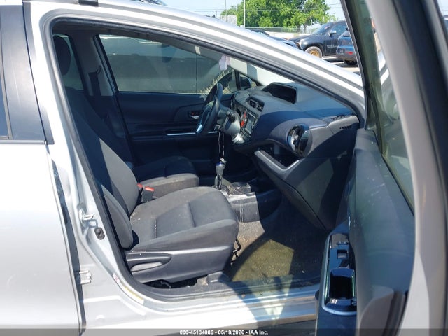 Toyota Prius c Three