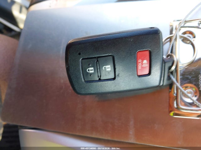 Toyota Prius c Three